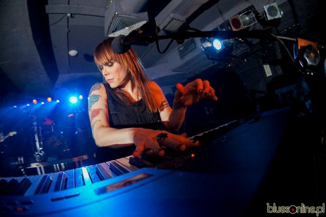 Beth Hart in Warsaw 2013 (12)